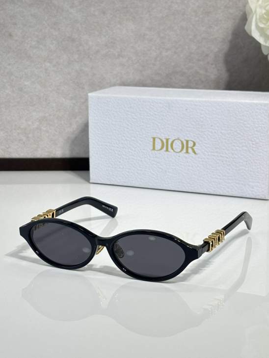 Picture of Dior Sunglasses _SKUfw77364375fw
